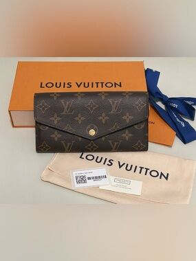 Louis Vuitton Sarah Wallet - Brown / Monogram